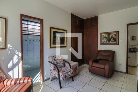 Casa à venda com 493m², 6 quartos e 3 vagasQuarto 4 Suíte