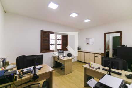 Casa à venda com 1050m², 4 quartos e 2 vagas Casa à venda com 1050m², 4 quartos e 2 vagasQuarto 3