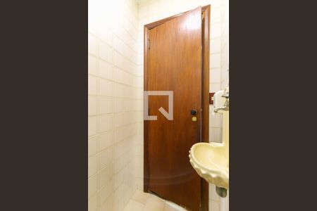 Casa à venda com 1050m², 4 quartos e 2 vagas Casa à venda com 1050m², 4 quartos e 2 vagasLavabo