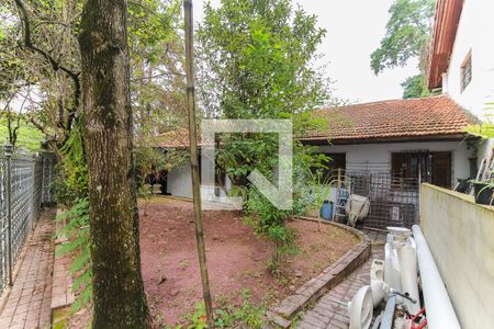 Casa à venda com 1050m², 4 quartos e 2 vagas Casa à venda com 1050m², 4 quartos e 2 vagasJardim