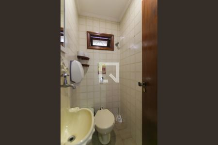 Casa à venda com 1050m², 4 quartos e 2 vagas Casa à venda com 1050m², 4 quartos e 2 vagasLavabo