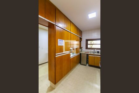 Casa à venda com 1050m², 4 quartos e 2 vagas Casa à venda com 1050m², 4 quartos e 2 vagasCozinha