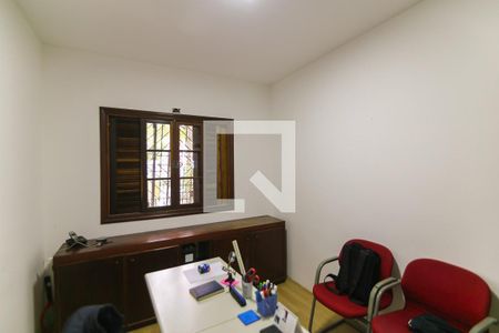 Casa à venda com 1050m², 4 quartos e 2 vagas Casa à venda com 1050m², 4 quartos e 2 vagasQuarto 1