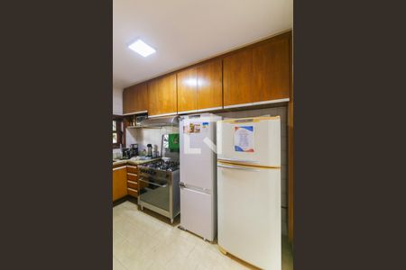 Casa à venda com 1050m², 4 quartos e 2 vagas Casa à venda com 1050m², 4 quartos e 2 vagasCozinha