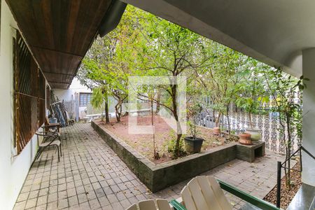 Casa à venda com 1050m², 4 quartos e 2 vagas Casa à venda com 1050m², 4 quartos e 2 vagasJardim