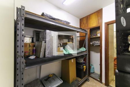 Casa à venda com 1050m², 4 quartos e 2 vagas Casa à venda com 1050m², 4 quartos e 2 vagasQuarto de Serviço