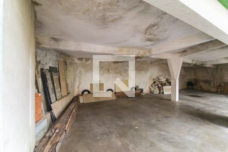 Casa à venda com 1050m², 4 quartos e 2 vagas Casa à venda com 1050m², 4 quartos e 2 vagasGaragem