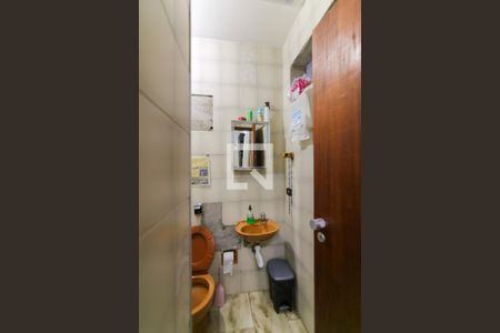 Casa à venda com 1050m², 4 quartos e 2 vagas Casa à venda com 1050m², 4 quartos e 2 vagasBanheiro de serviço