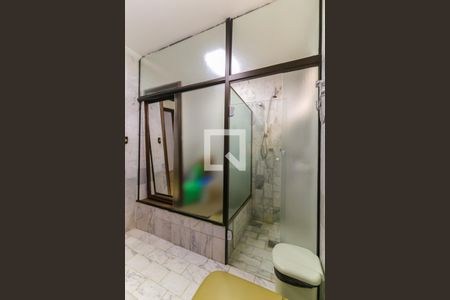 Casa à venda com 1050m², 4 quartos e 2 vagas Casa à venda com 1050m², 4 quartos e 2 vagasBanheiro da Suíte 2