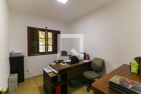 Casa à venda com 1050m², 4 quartos e 2 vagas Casa à venda com 1050m², 4 quartos e 2 vagasQuarto 2