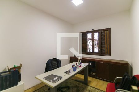 Casa à venda com 1050m², 4 quartos e 2 vagas Casa à venda com 1050m², 4 quartos e 2 vagasQuarto 1