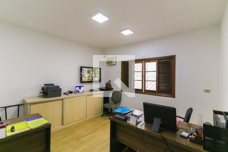 Casa à venda com 1050m², 4 quartos e 2 vagas Casa à venda com 1050m², 4 quartos e 2 vagasQuarto 4