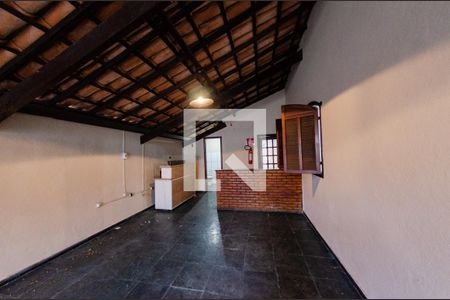 Casa à venda com 160m², 3 quartos e 3 vagas Casa à venda com 160m², 3 quartos e 3 vagasÁrea