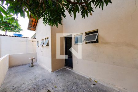 Casa à venda com 160m², 3 quartos e 3 vagas Casa à venda com 160m², 3 quartos e 3 vagasQuintal