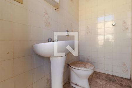 Casa à venda com 297m², 3 quartos e 2 vagasBanheiro de Serviço