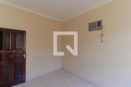 Casa à venda com 297m², 3 quartos e 2 vagasQuarto 02