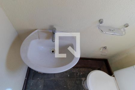 Casa à venda com 297m², 3 quartos e 2 vagaslavabo