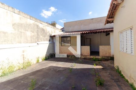 Casa à venda com 297m², 3 quartos e 2 vagasQuintal
