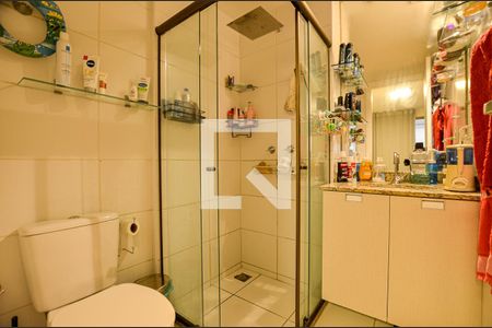Banheiro da Suite casal de apartamento à venda com 3 quartos, 188m² em Santa Rosa, Niterói