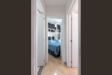 Corredor de apartamento à venda com 2 quartos, 56m² em Vila Scarpelli, Santo André