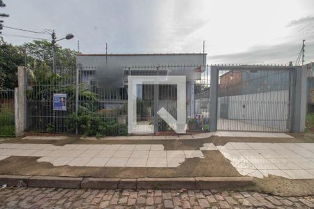 Casa à venda com 150m², 2 quartos e 4 vagas Casa à venda com 150m², 2 quartos e 4 vagasFachada