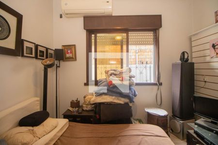 Quarto 1 de casa à venda com 2 quartos, 150m² em Costa E Silva, Porto Alegre