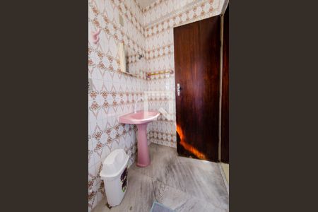 Banheiro de apartamento para alugar com 1 quarto, 25m² em Carlos Prates, Belo Horizonte