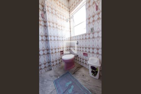 Banheiro de apartamento para alugar com 1 quarto, 25m² em Carlos Prates, Belo Horizonte