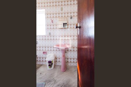 Banheiro de apartamento para alugar com 1 quarto, 25m² em Carlos Prates, Belo Horizonte