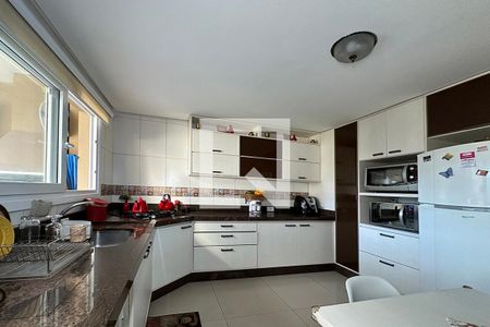 Casa à venda com 92m², 2 quartos e 2 vagasCozinha 