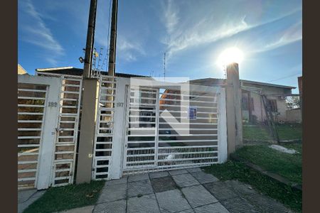 Casa à venda com 92m², 2 quartos e 2 vagasFachada da casa 