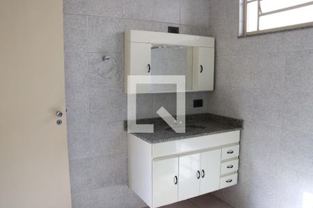 Casa à venda com 260m², 4 quartos e 6 vagasBanheiro 1