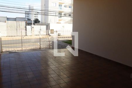 Casa à venda com 260m², 4 quartos e 6 vagasGaragem