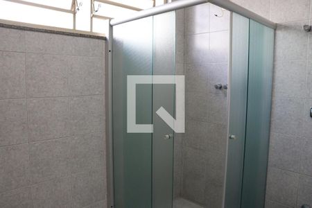 Casa à venda com 260m², 4 quartos e 6 vagasBanheiro 1