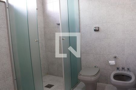 Casa à venda com 260m², 4 quartos e 6 vagasBanheiro 1