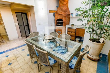 Apartamento à venda com 200m², 2 quartos e 3 vagasChurrasqueira