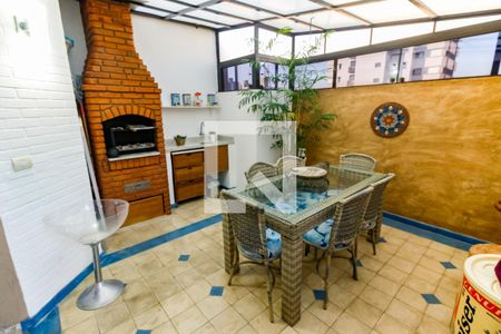 Apartamento à venda com 200m², 2 quartos e 3 vagasChurrasqueira