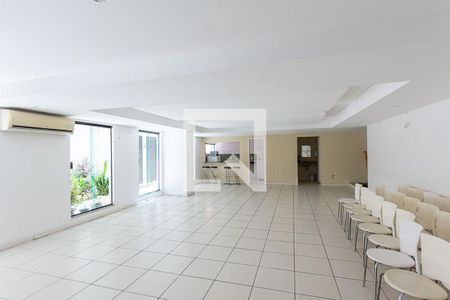 Apartamento à venda com 84m², 2 quartos e 1 vagaÁrea comum