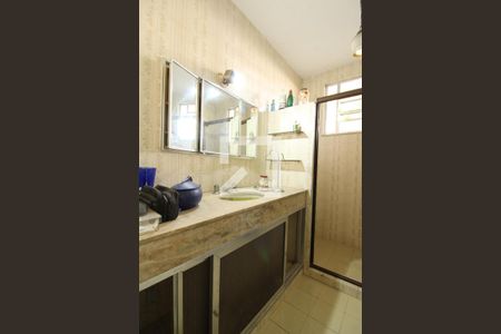 Casa à venda com 477m², 5 quartos e 3 vagasBanheiro do Quarto 6 - Suíte