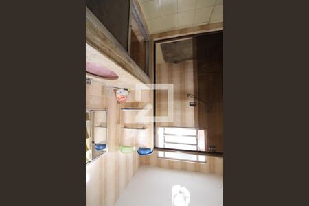 Casa à venda com 477m², 5 quartos e 3 vagasBanheiro do Quarto 5 - Suíte