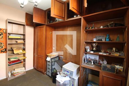 Casa à venda com 477m², 5 quartos e 3 vagasQuarto 4 - Escritório