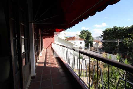 Casa à venda com 477m², 5 quartos e 3 vagasVaranda