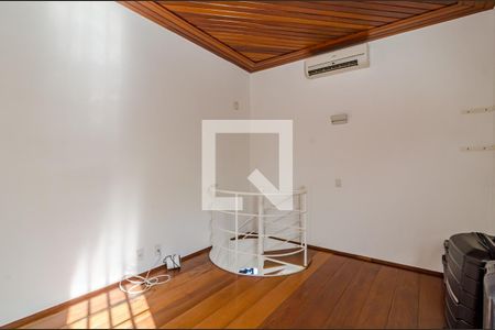 Casa à venda com 350m², 4 quartos e 5 vagasMezanino