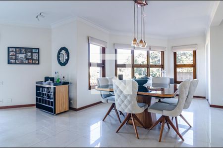 Casa à venda com 350m², 4 quartos e 5 vagasSala de jantar