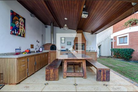 Casa à venda com 350m², 4 quartos e 5 vagasChurrasqueira