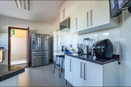 Casa à venda com 350m², 4 quartos e 5 vagasCozinha