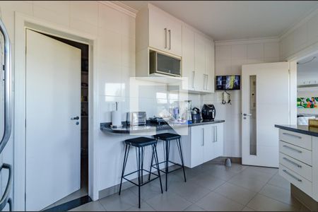 Casa à venda com 350m², 4 quartos e 5 vagasCozinha