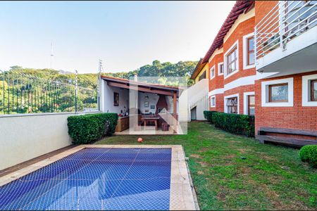 Casa à venda com 350m², 4 quartos e 5 vagasPiscina