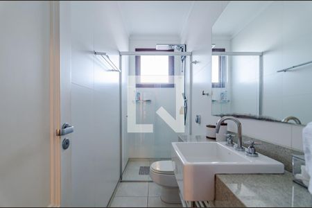 Casa à venda com 350m², 4 quartos e 5 vagasBanheiro 1