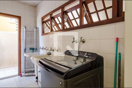 Casa à venda com 350m², 4 quartos e 5 vagasÁrea de serviço